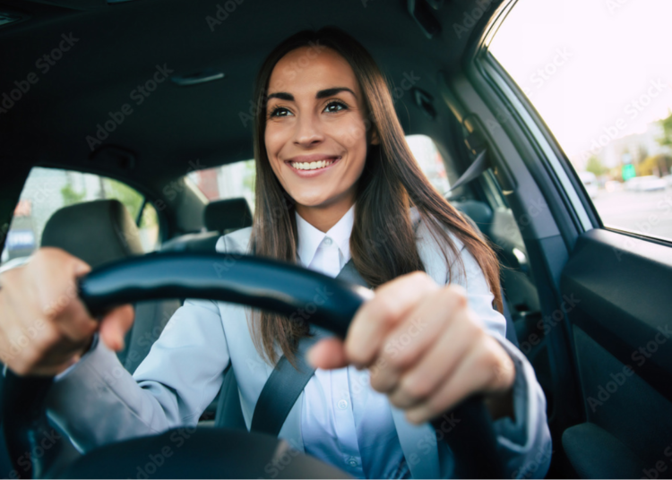 Cuidado, motorista! Descubra qual a velocidade MÍNIMA permitida e evite multas Imagem - AdobeStock