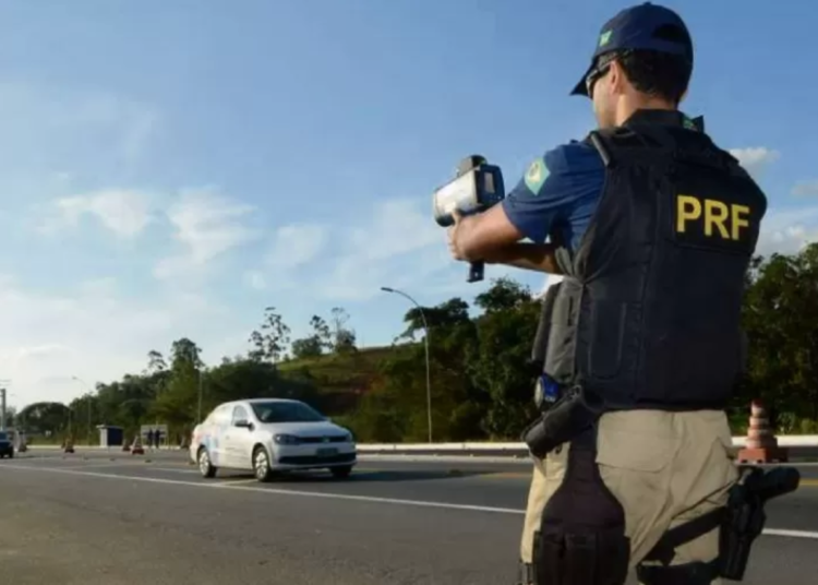 Cuidado, motorista! Novo radar multa até 30 veículos de uma vez Imagem - Divulgação