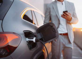 Veículos elétricos devem aumentar vendas em 2024 Imagem - AdobeStock