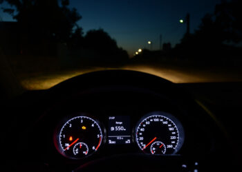 Cuidados ao dirigir de noite