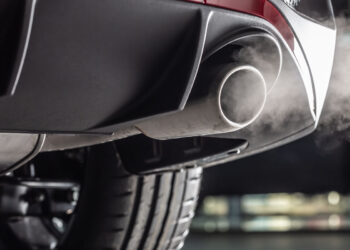 Regulamentação de escapamento de veículos