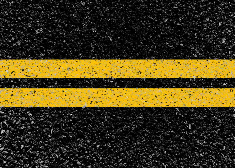 Ultrapassar em faixa contínua