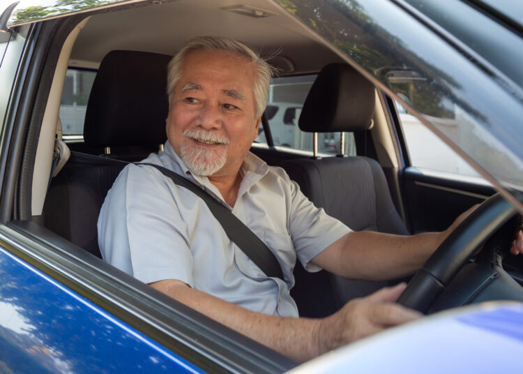 Existe limite de idade para dirigir