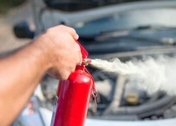 Extintor de incêndio no carro