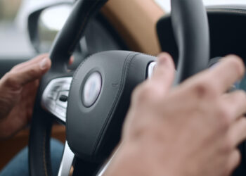 Barulho ao virar volante