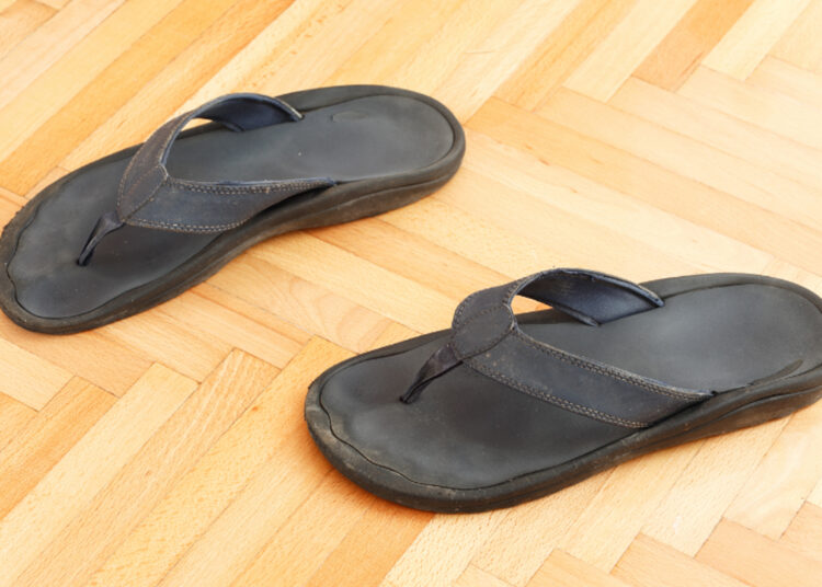 Multa por dirigir de chinelo