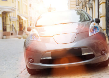 Multa por estacionar na calçada