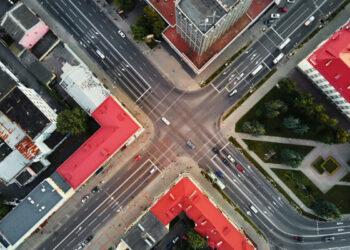 Multa por parar em cruzamento