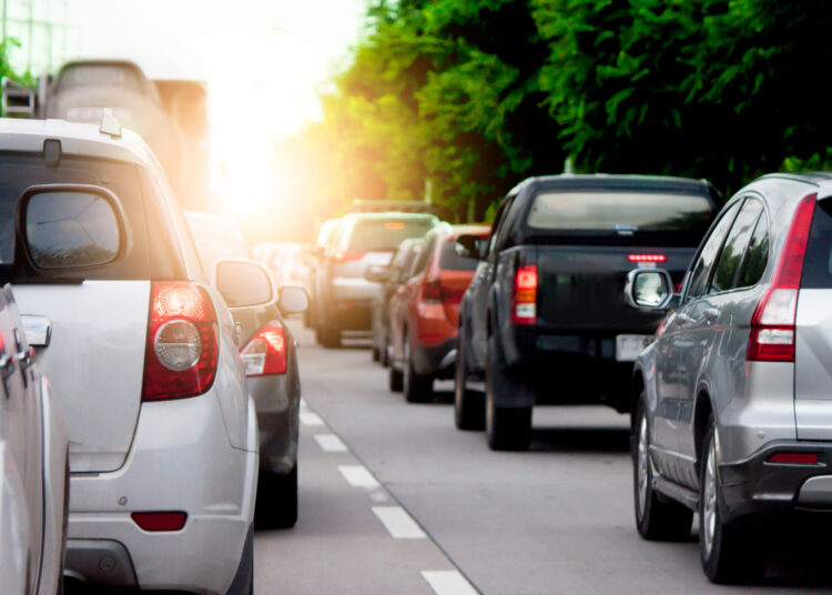 Qual a multa por andar na contramão