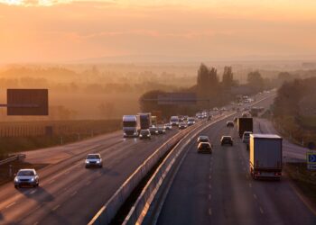 PRF faz alerta para pedestres em rodovias