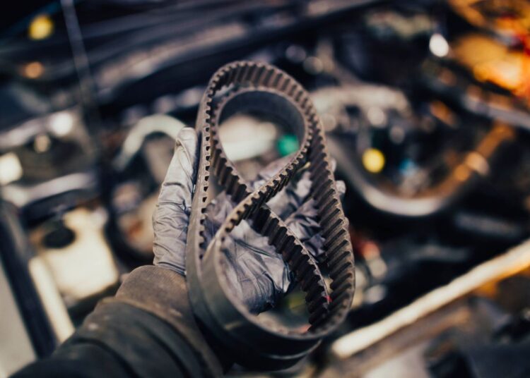 Com quantos quilômetros precisa trocar correia dentada? 