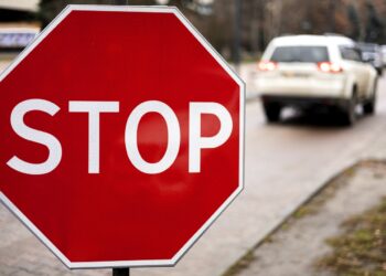 Após concluir o curso 100% e ser aprovado(a) na avaliação, aluno(a) poderá solicitar o certificado de conclusão, clicando em Adquirir Certificado.