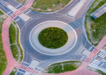 O que pode ou não fazer em uma rotatória Entenda