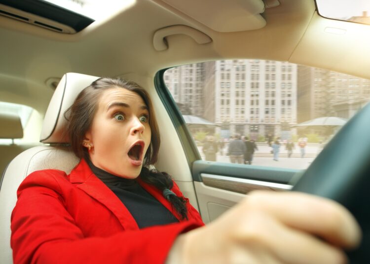 Ultrapassagens Perigosas Entenda as Possíveis Mudanças e Penalidades para a CNH