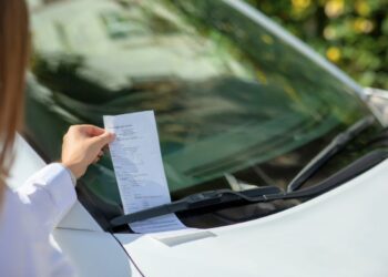 Vale a pena pagar multa com desconto?