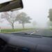 5 cuidados ao dirigir sob neblina