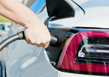 Carros elétricos e híbridos podem ficar mais caros