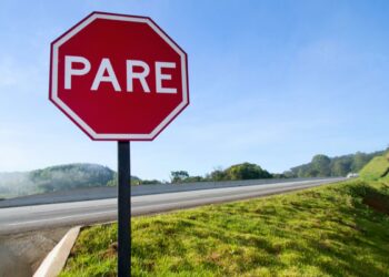 Conheça 3 placas de trânsito que confundem motoristas