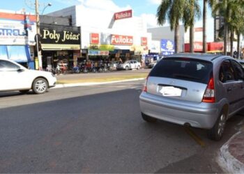 Estacionar em esquina dá multa? Saiba agora mesmo