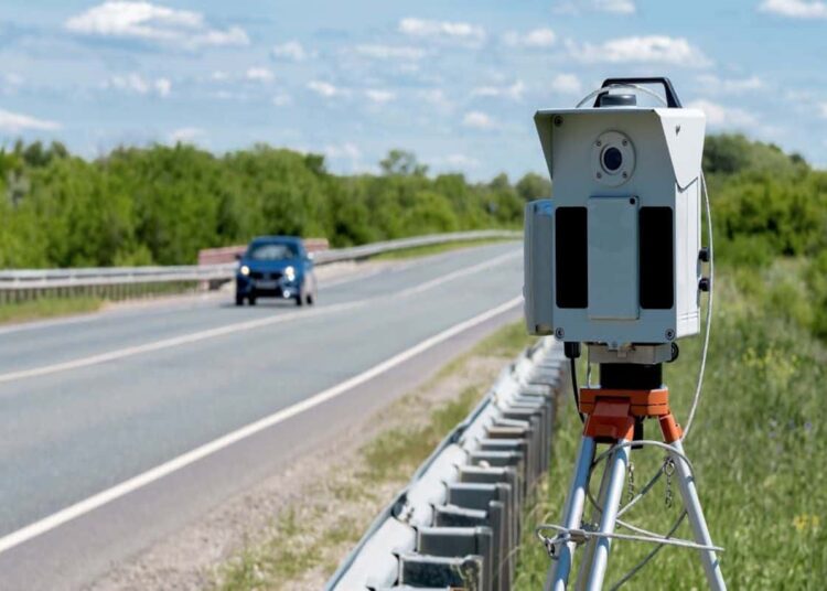 Projeto de Lei propõe Radares serão trocados por lombadas!