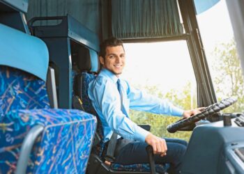 Quais as regras para adicionar categoria D na CNH? Confira agora