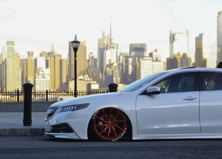 Rebaixar carro é permitido? Saiba agora