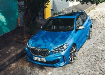 Novo BMW Série 1: O Hatch Premium que Desafia a Onda de SUVs
