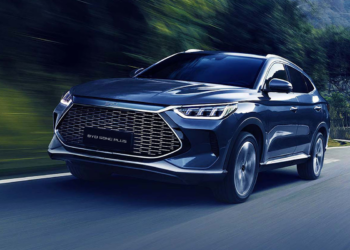 Novo BYD Song Plus SUV elétrico em exibição