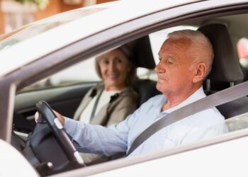 Cartão de estacionamento para idoso: saiba como emitir