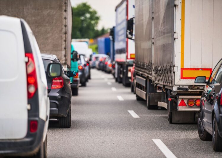 Faixa contínua: saiba o que é essa sinalização