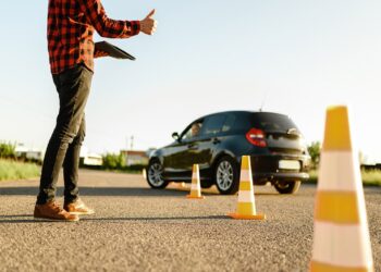 Atenção Motoristas: CFCs Precisam Adaptar-se à Mudança na Idade dos Carros nas Autoescolas