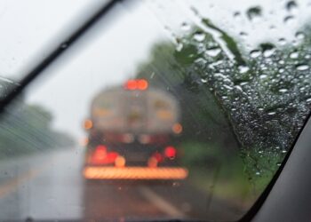 Desafios na Chuva: Como Evitar Acidentes no Trânsito