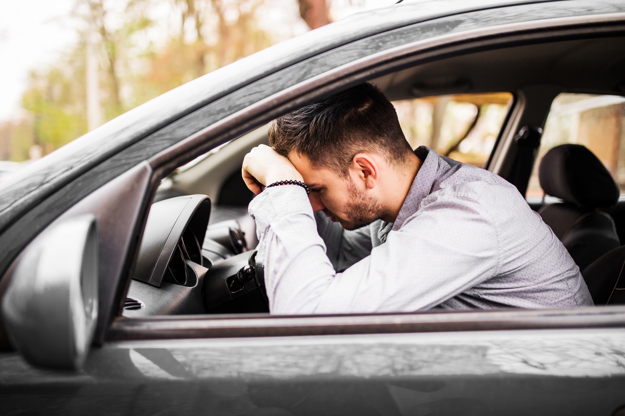 Motoristas Alerta: Como a Falta de Sono Afeta sua Segurança nas Estradas!