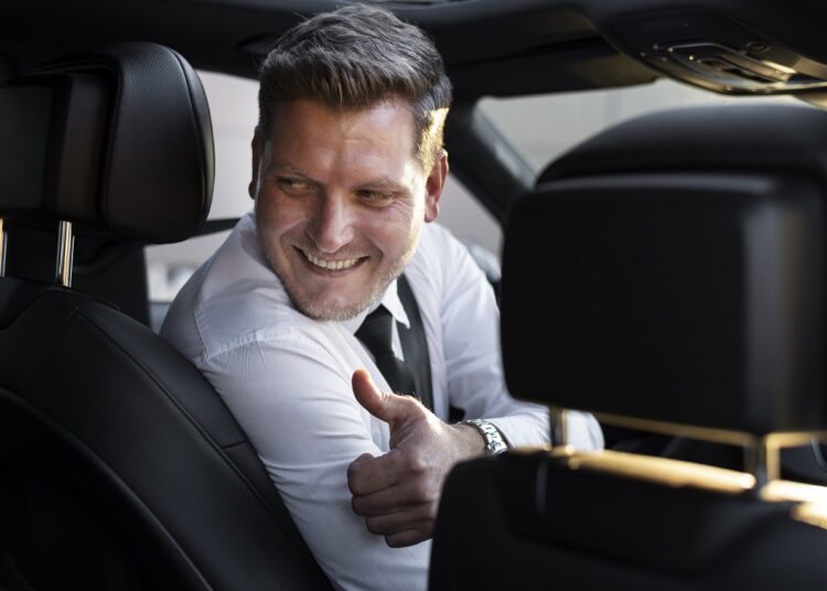 Adeus, Volante? Por que Ainda Vale a Pena Ter um Carro