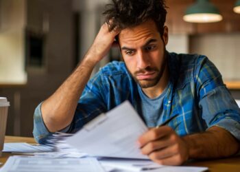 Homem descobrindo o Valor da multa zona azul