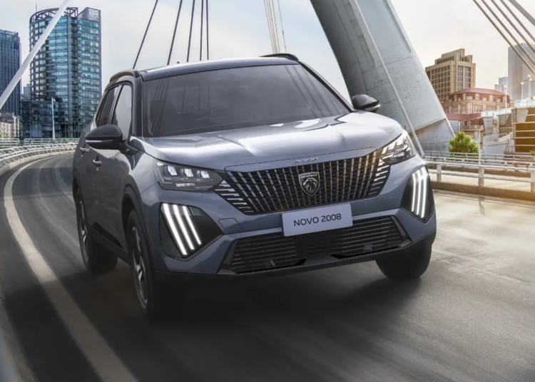 Novo Peugeot 2008 2025, SUV com design robusto e motor 1.0 turbo.