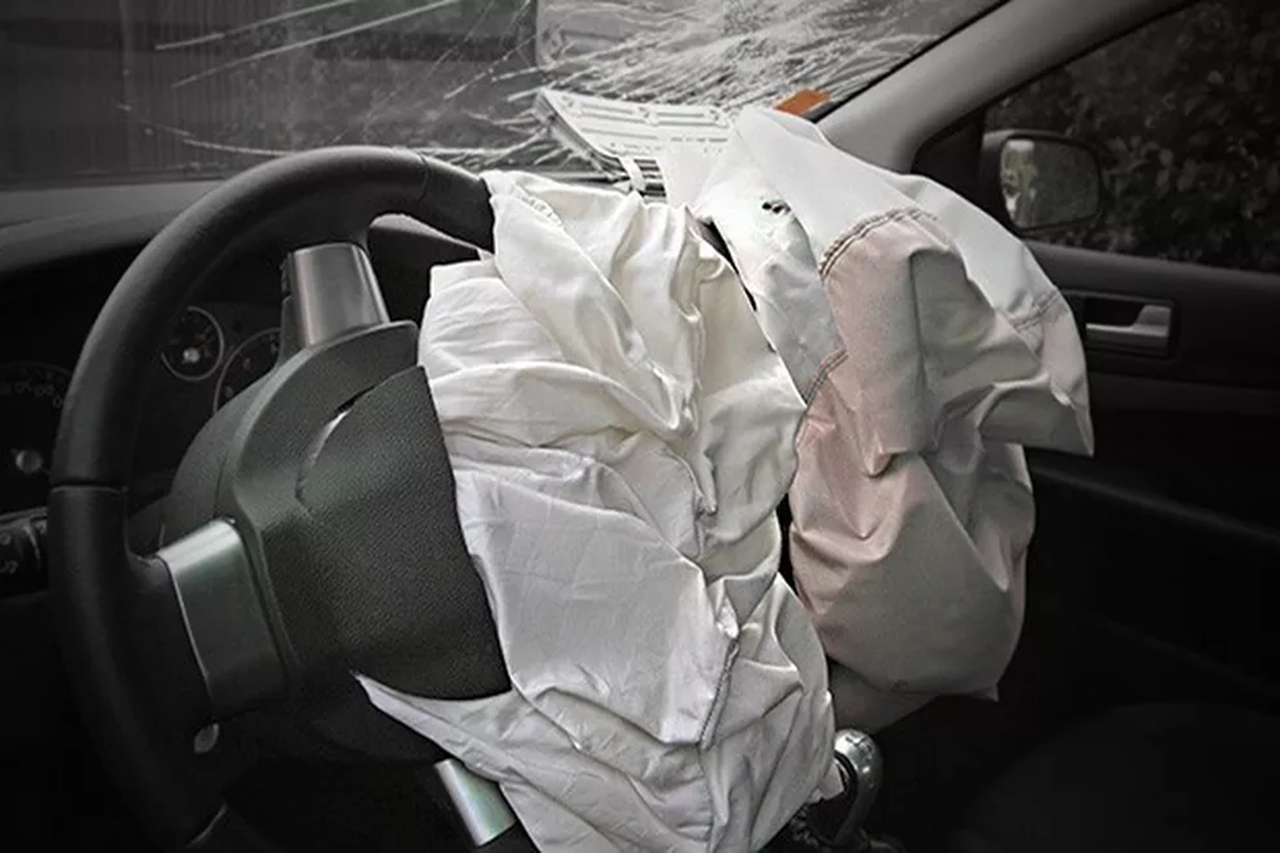 O Escândalo dos Airbags Takata: Por que Milhões de Carros Estão Sendo Chamados de Volta?