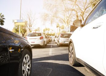 Parar ou Estacionar? Descubra a diferença que pode evitar multas!