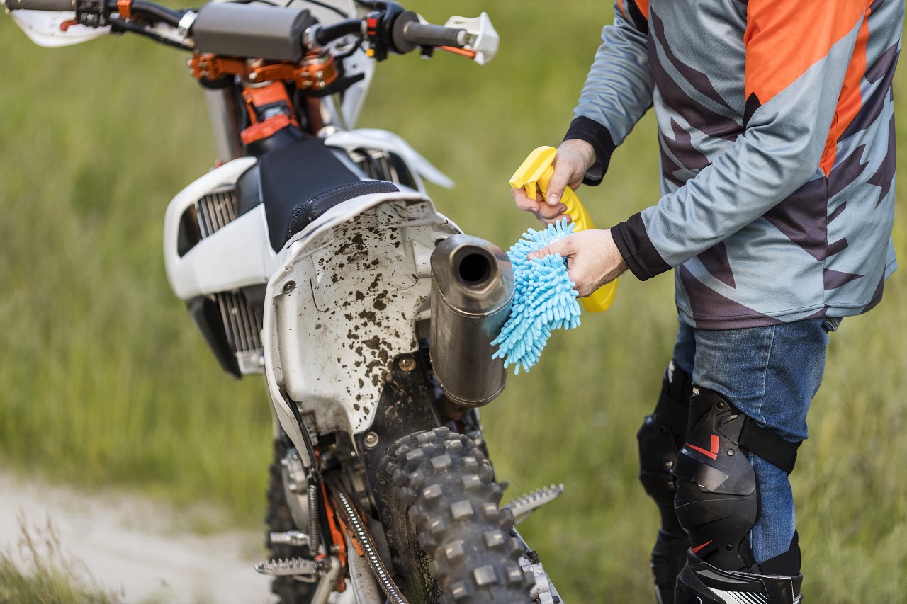 Lavagem Perfeita: Quando e Como Lavar Sua Moto