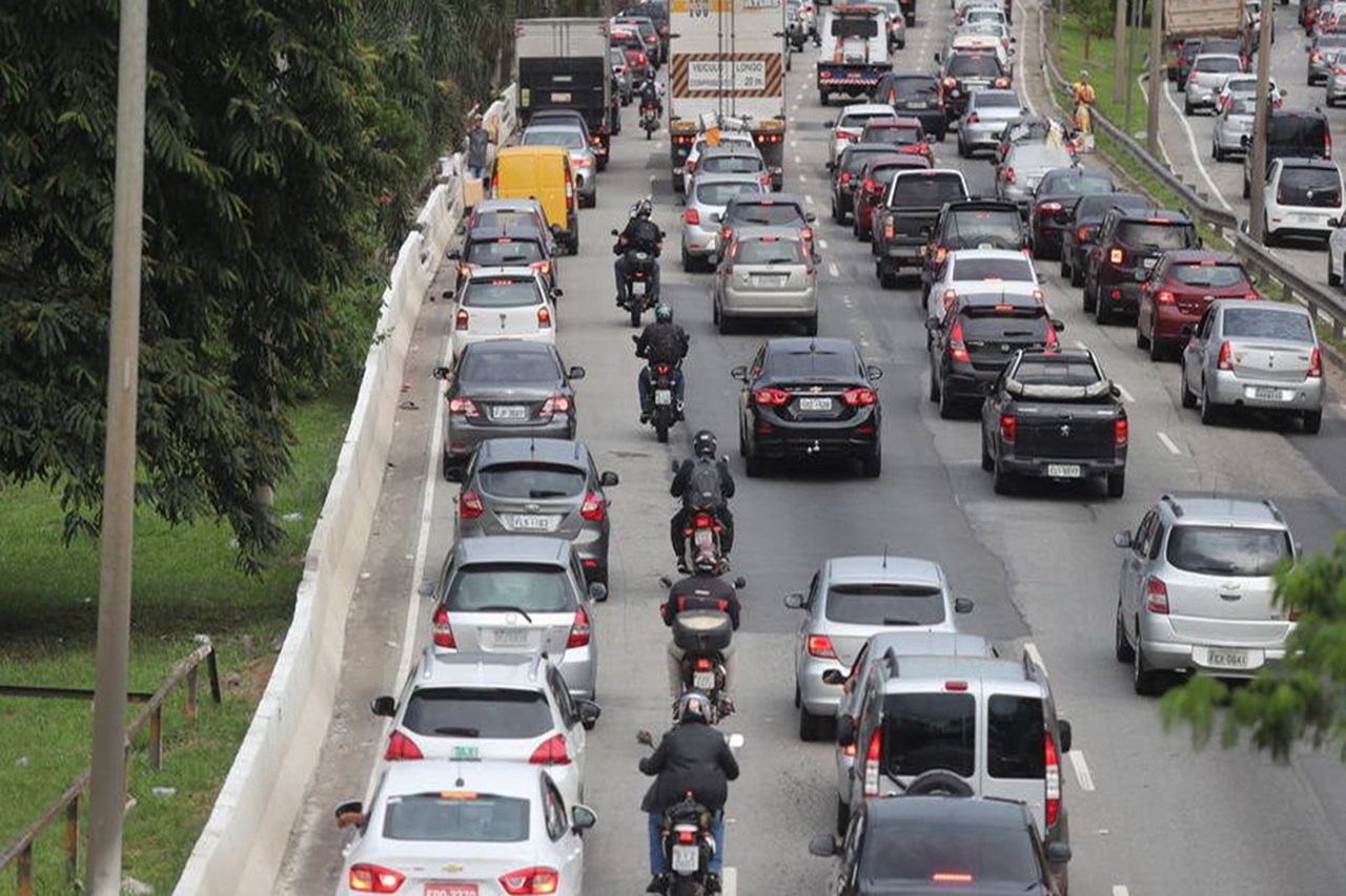 Motos no Corredor: Dicas para Trafegar com Segurança