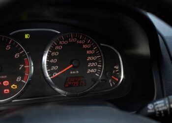 Velocímetros Modernos: Como Medem a Velocidade em Marcha à Ré?