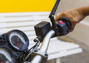 Descubra se você está usando o óleo lubrificante certo para sua moto!