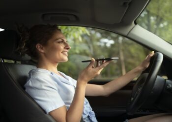 Celular no Trânsito Multas podem chegar até R$ 4.000!