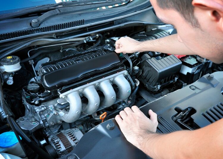 Descubra como o óleo do motor pode causar pré-ignição e danificar seu carro