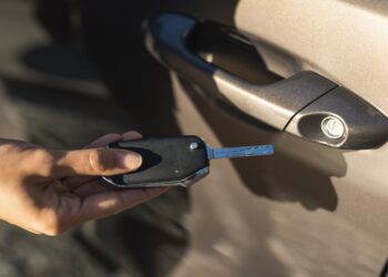 Chave inteligente sem bateria Não entre em pânico! Saiba como ligar o carro