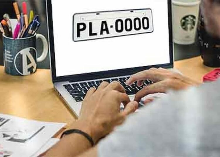 Achar dono do veiculo pela placa