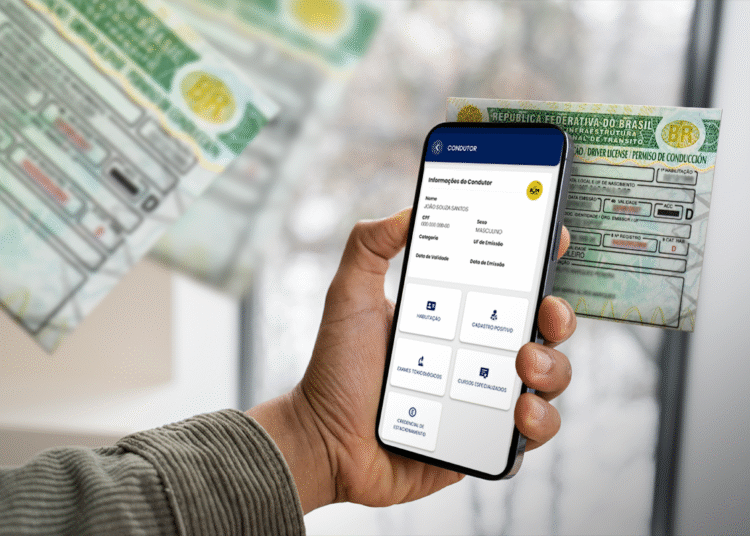 Imagem mostrando um smartphone com informações sobre a CNH e a carteira de habilitação sendo exibida ao fundo