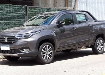 Fiat Strada 2020 Volcano, vista frontal em Montevidéu