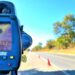 Radar flagra veículo a 162 km/h em rodovia durante fiscalização de infrações.