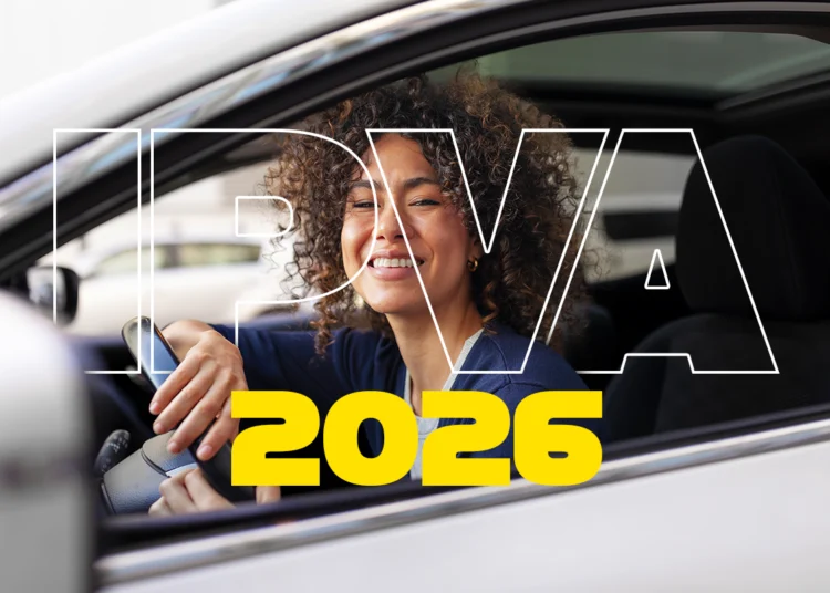 Mulher sorrindo sentada ao volante de um carro, com destaque para o texto IPVA 2026